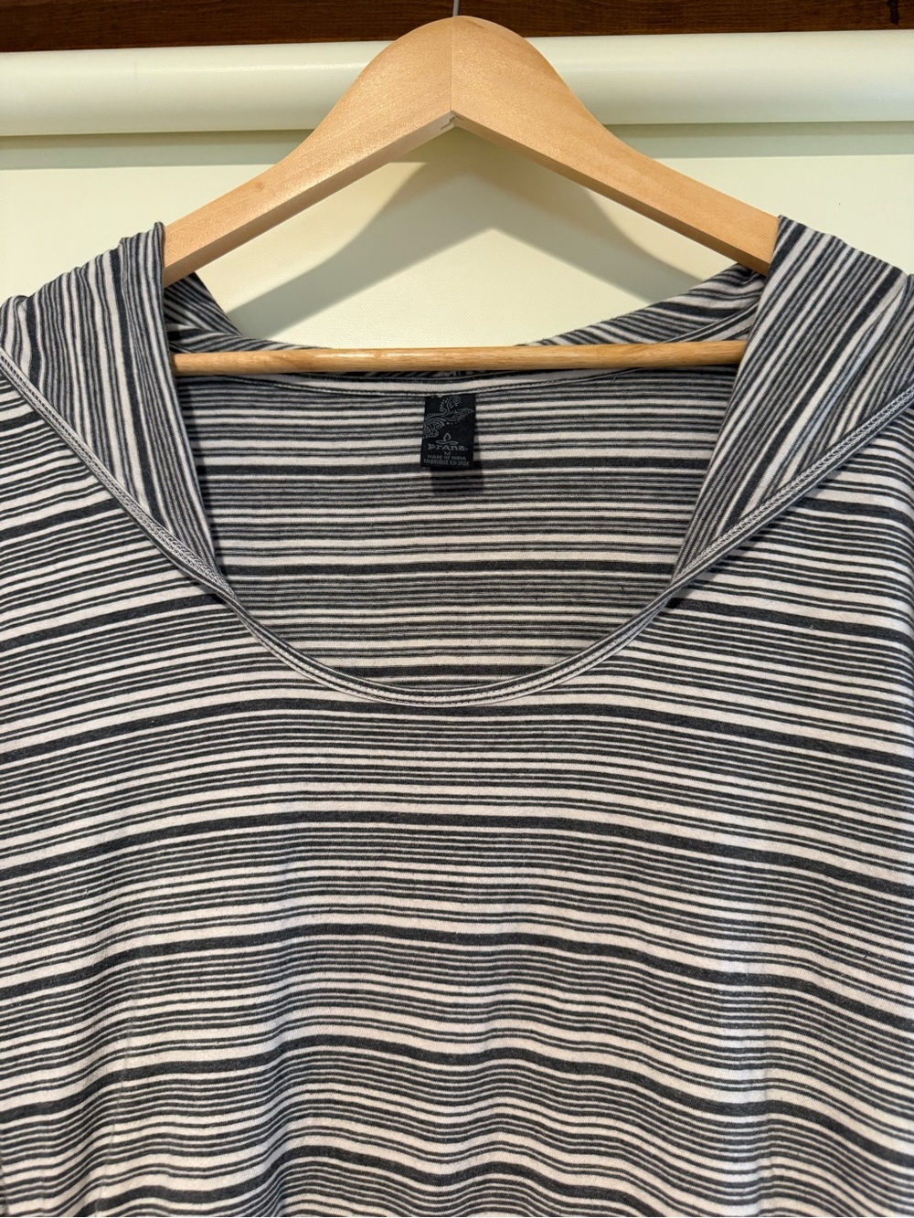 Prana Black Striped Lightweight Scoop Neck Long Sleeve Hoodie Top, size M - Picture 3 of 11